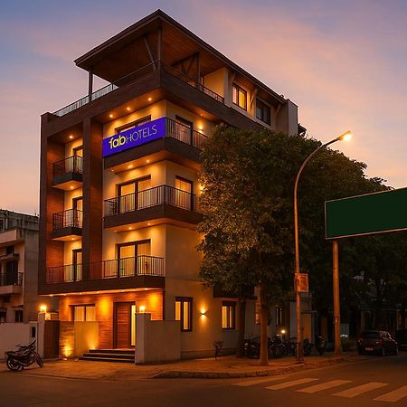 Fabhotel F9 Sector 19 Noida Kültér fotó
