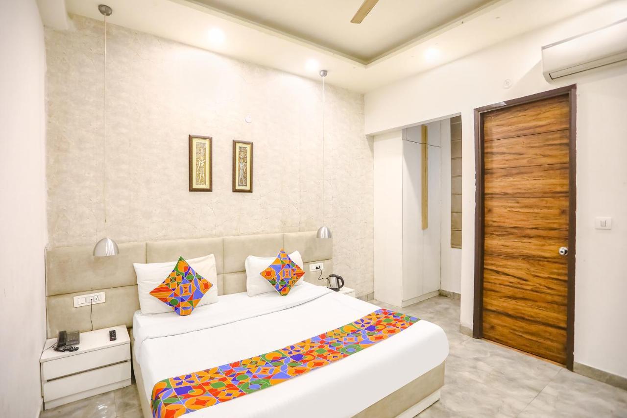 Fabhotel F9 Sector 19 Noida Kültér fotó